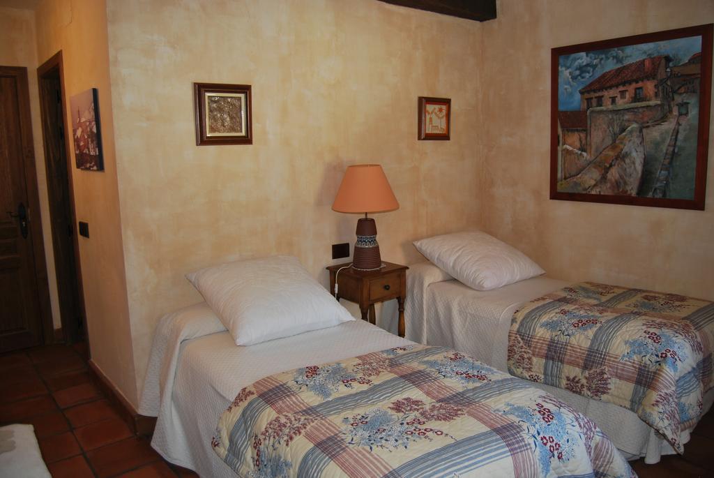 בית הארחה אטיאנסה 	La Casa De San Gil חדר תמונה